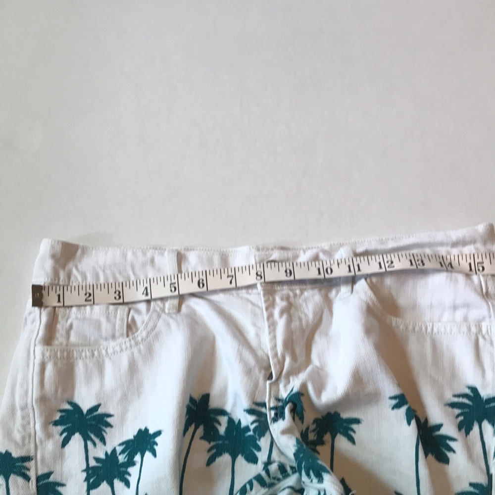 Old Navy the diva palm tree print cut off style shorts size 4 - Picture 7 of 9